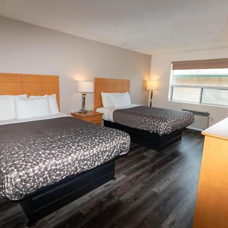 Borden Inn And Suites Angus Esterno foto
