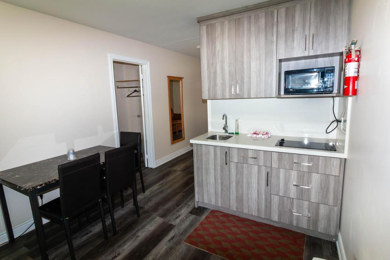 Borden Inn And Suites Angus Esterno foto