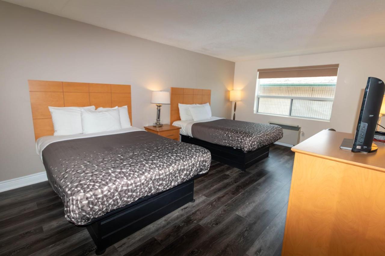 Borden Inn And Suites Angus Esterno foto