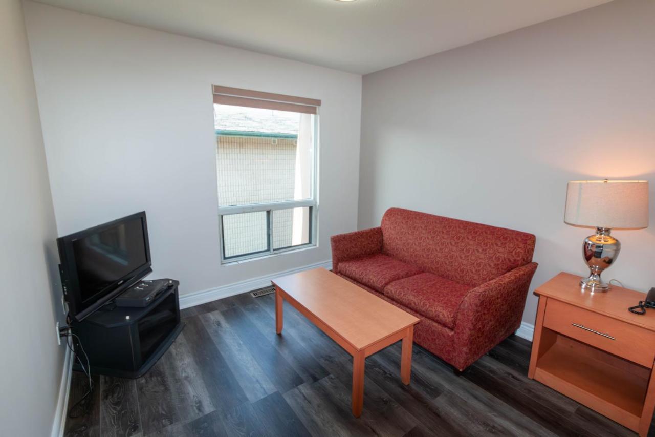 Borden Inn And Suites Angus Esterno foto