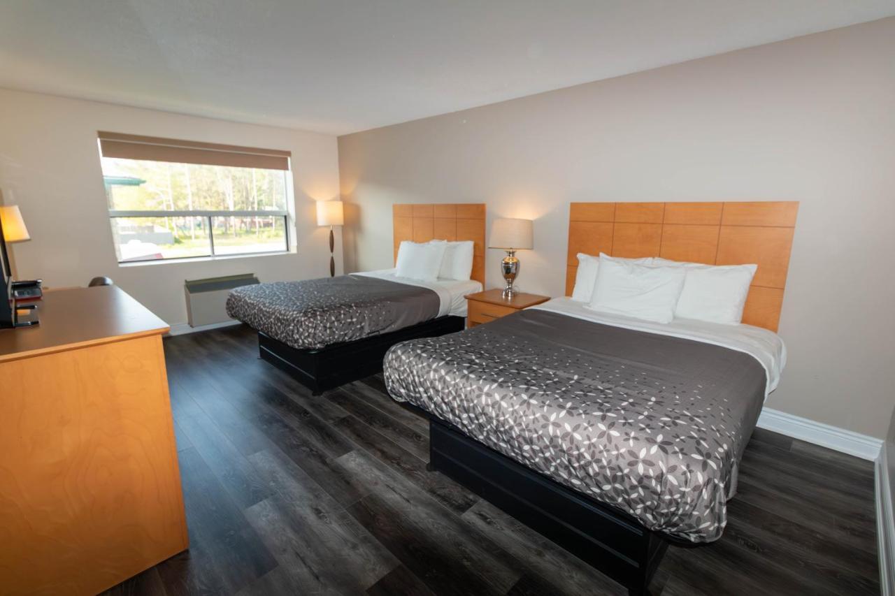 Borden Inn And Suites Angus Esterno foto