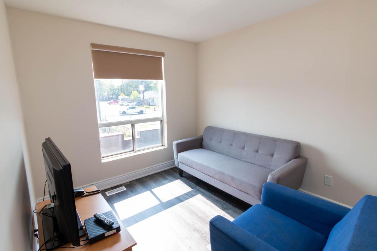 Borden Inn And Suites Angus Esterno foto
