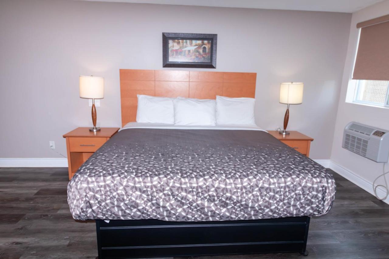 Borden Inn And Suites Angus Esterno foto