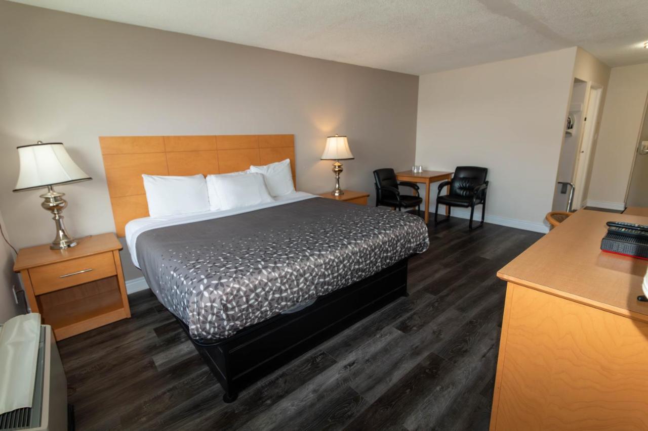 Borden Inn And Suites Angus Esterno foto
