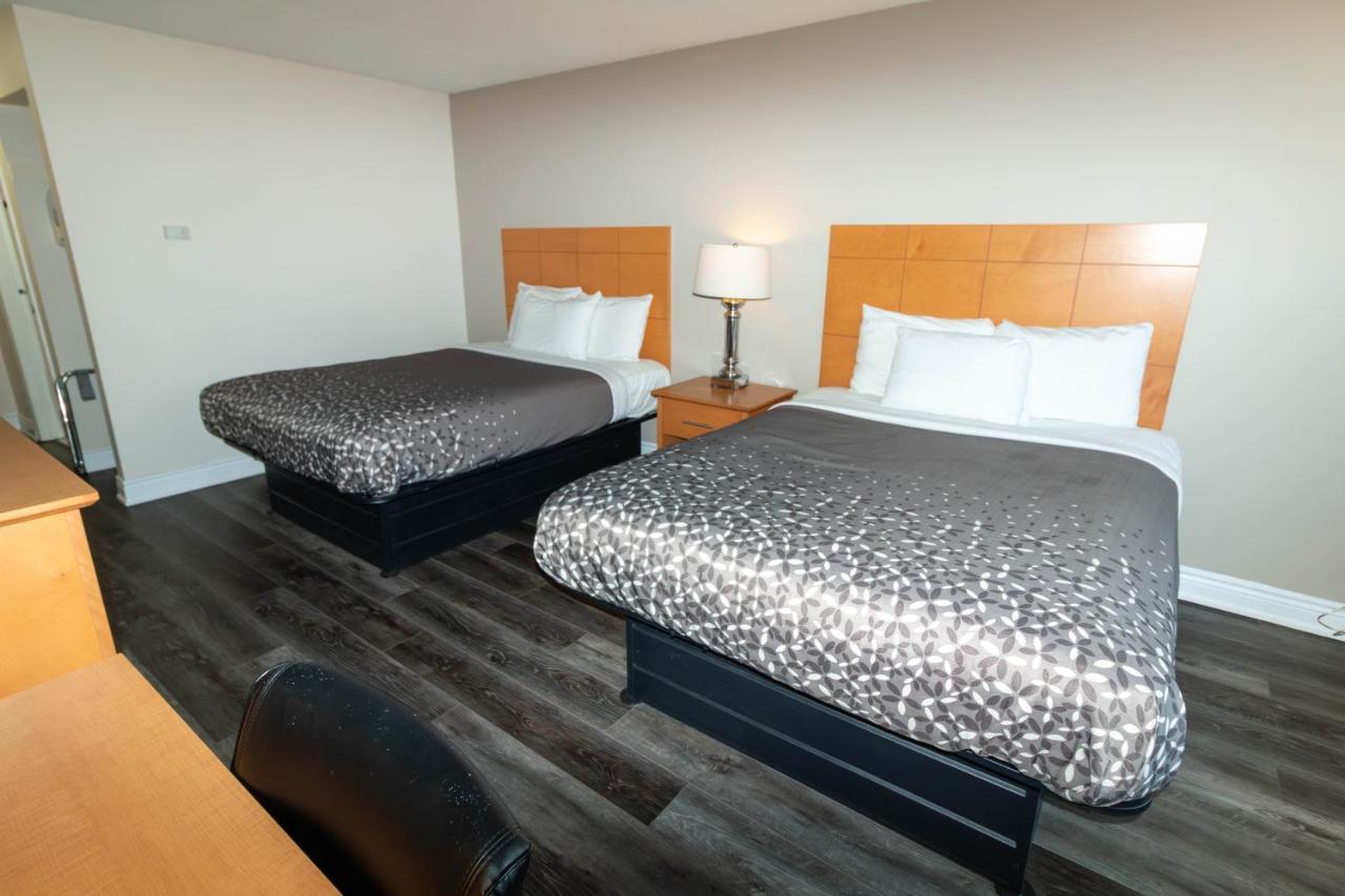 Borden Inn And Suites Angus Esterno foto