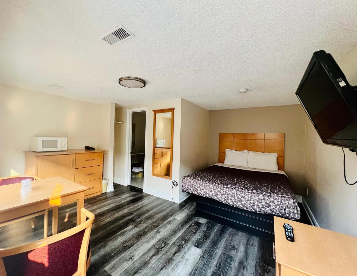 Borden Inn And Suites Angus Esterno foto